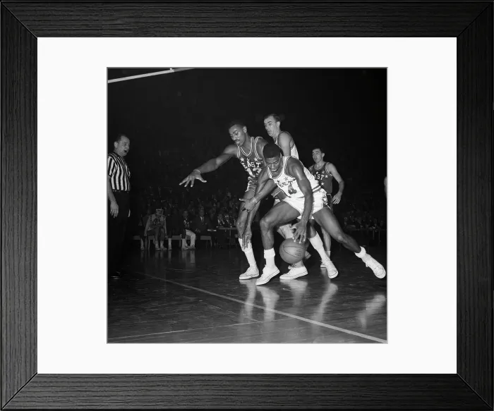 Framed Print : Oscar Robertson Dribbling Around Wilt Chamberlain Framed Print : Oscar Robertson Dribbling Around Wilt Chamberlain
