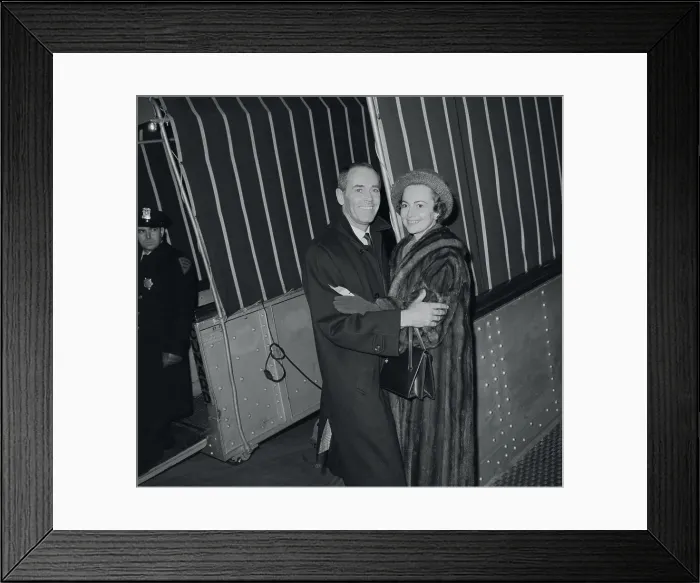 Framed Print : Henry Fonda Hugging Olivia de Havilland Framed Print : Henry Fonda Hugging Olivia de Havilland