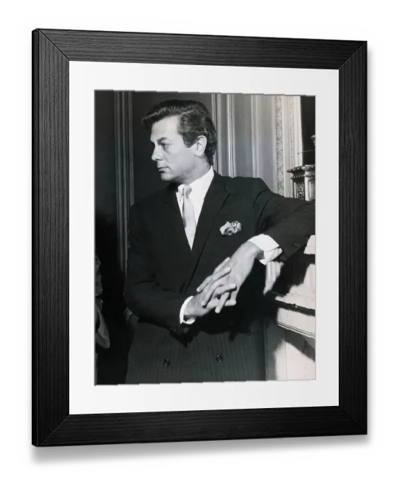 Framed Print : Tony Curtis Framed Print : Tony Curtis
