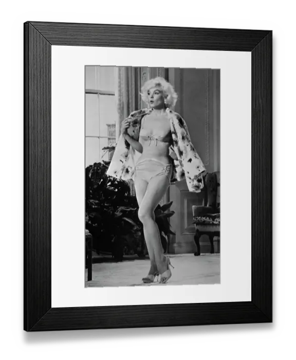 Framed Print : Marilyn Monroe in Something's Got to Give Framed Print : Marilyn Monroe in Something's Got to Give