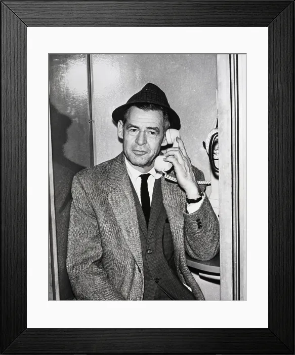 Framed Print : Robert Ryan Arriving At Idewild Airport