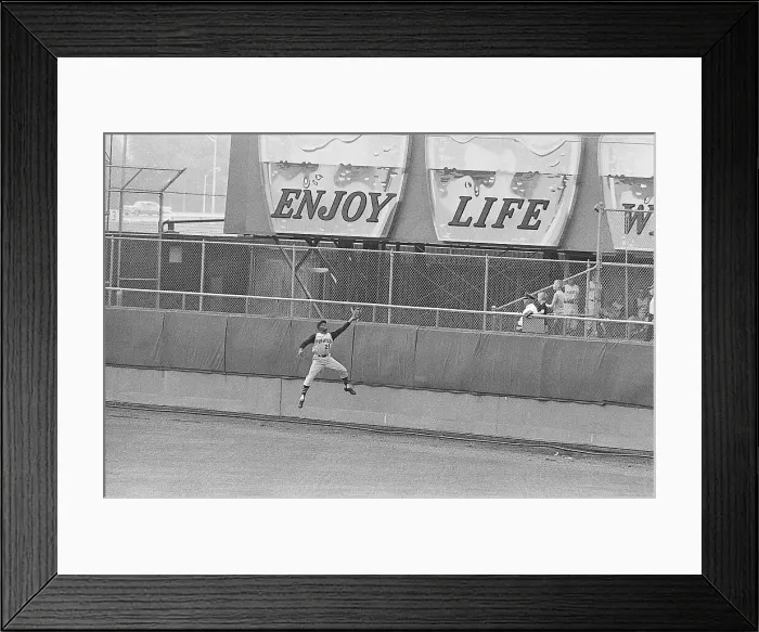 Framed Print : Roberto Clemente Catching Ball Framed Print : Roberto Clemente Catching Ball