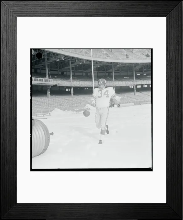 Framed Print : Don Chandler on the Field Framed Print : Don Chandler on the Field