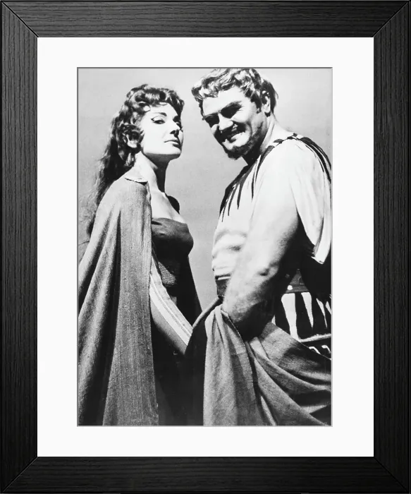 Framed Print : Maria Callas And Jason Vickers in Medea Framed Print : Maria Callas And Jason Vickers in Medea