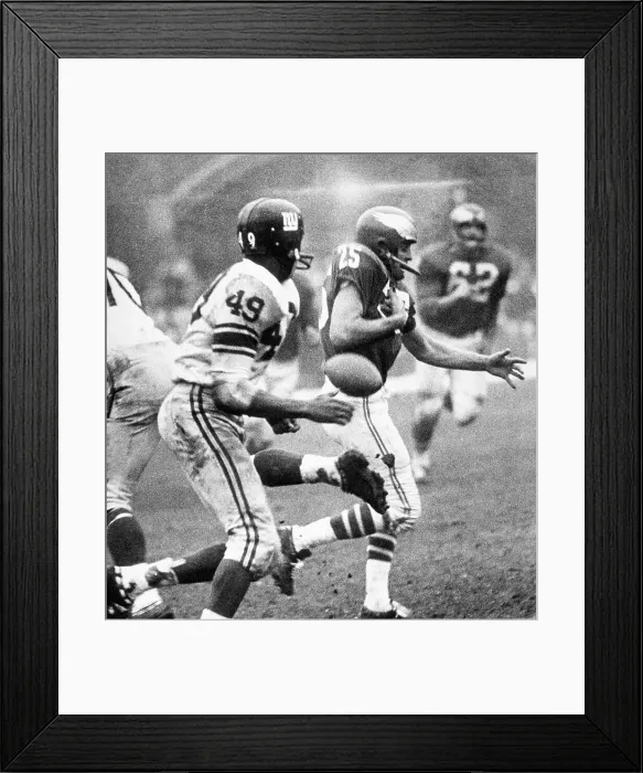 Framed Print : Tommy McDonald Framed Print : Tommy McDonald
