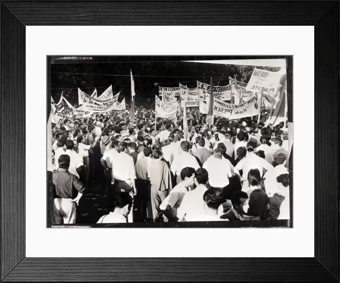Framed Print : Striking Argentinian Railroad Workers Framed Print : Striking Argentinian Railroad Workers