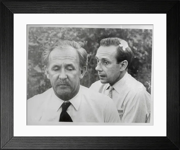 Framed Print : United Nation Officials Talking with Press Framed Print : United Nation Officials Talking with Press