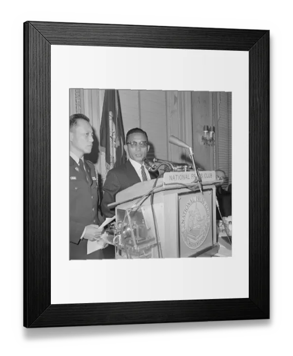 Framed Print : Chung Hee Park Speaking at Podium Framed Print : Chung Hee Park Speaking at Podium