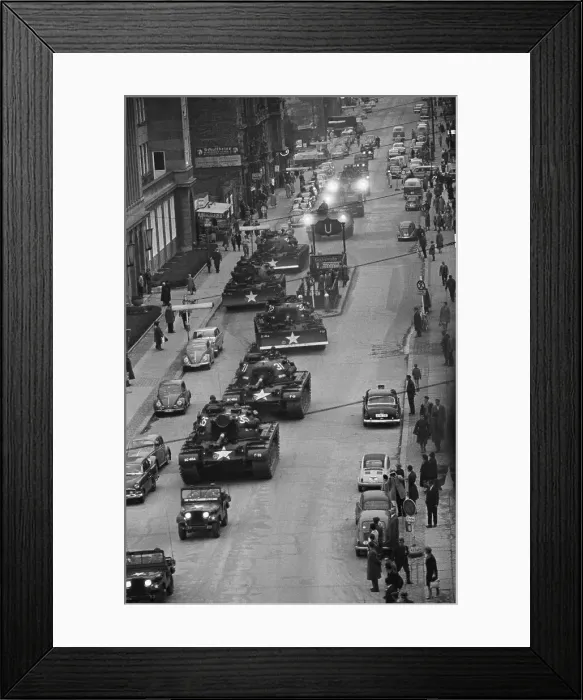 Framed Print : Amerian Tanks Line Friedrichstrasse Framed Print : Amerian Tanks Line Friedrichstrasse