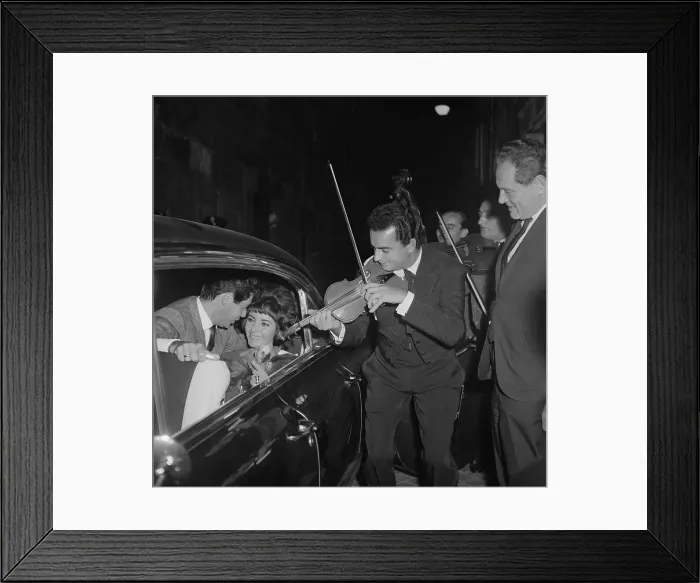 Framed Print : Eddie Fisher and Elizabeth Taylor in Limousine Framed Print : Eddie Fisher and Elizabeth Taylor in Limousine