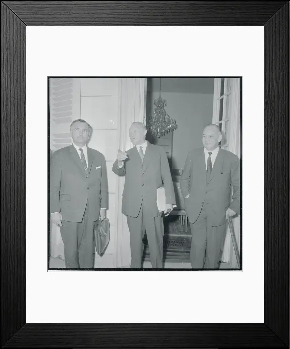 Framed Print : Konrad Adenauer Speaking with Colleagues Framed Print : Konrad Adenauer Speaking with Colleagues