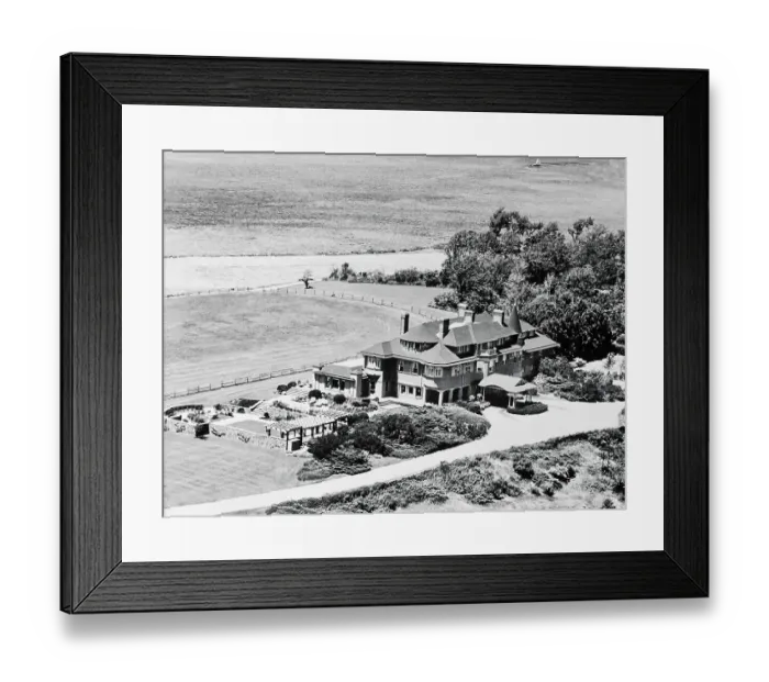 Framed Print : Hammersmith Farm in Newport Framed Print : Hammersmith Farm in Newport