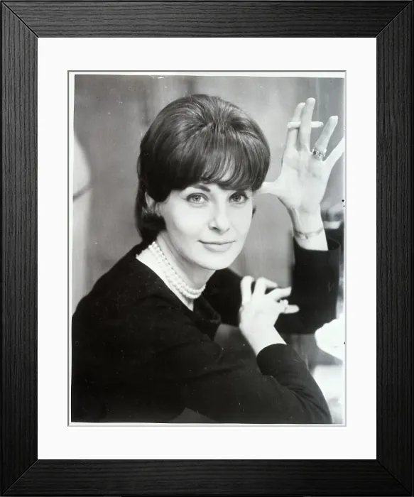 Framed Print : Joanne Woodward in Brunette Wig Framed Print : Joanne Woodward in Brunette Wig