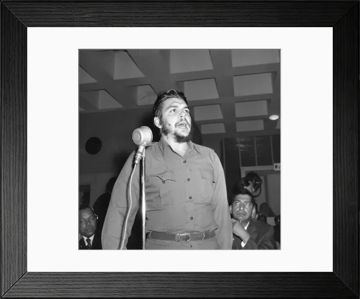 Framed Print : Che Guevara Speaking