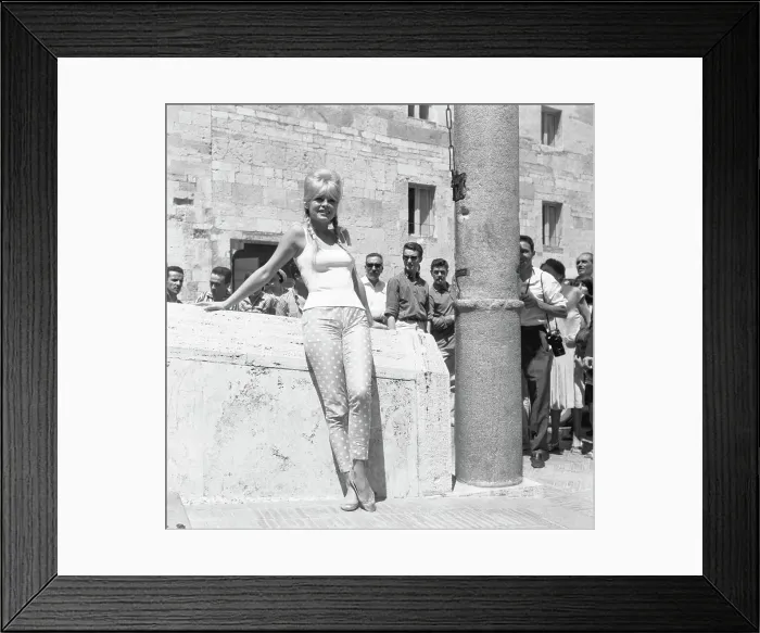 Framed Print : French Movie Star Brigitte Bardot Framed Print : French Movie Star Brigitte Bardot