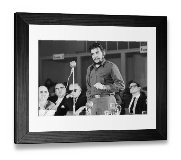 Framed Print : Che Guevara Speaking Framed Print : Che Guevara Speaking