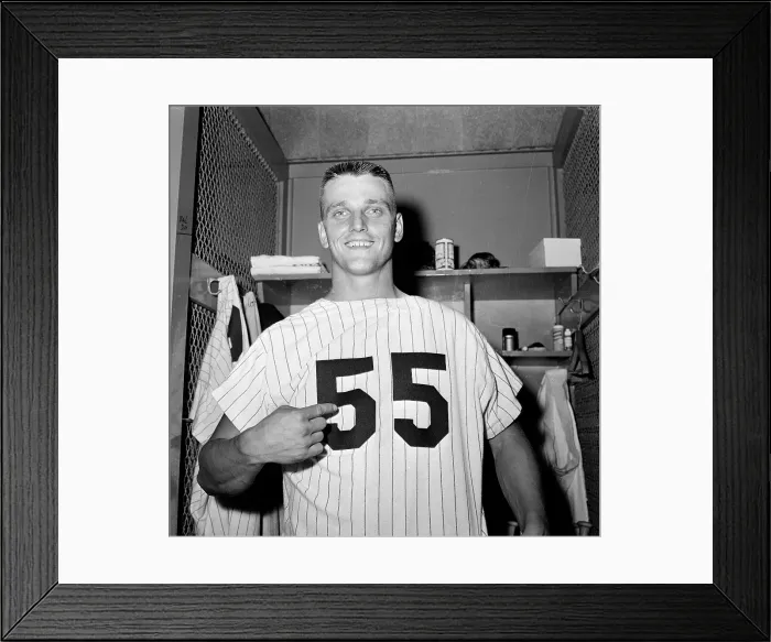 Framed Print : Roger Maris Posing with Jersey