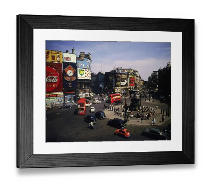 Framed Print : Citizens and Traffic at Piccadilly Circus Framed Print : Citizens and Traffic at Piccadilly Circus