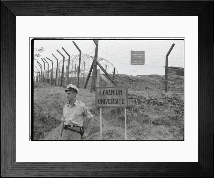Framed Print : Guard Protecting The Congo Parliament Framed Print : Guard Protecting The Congo Parliament
