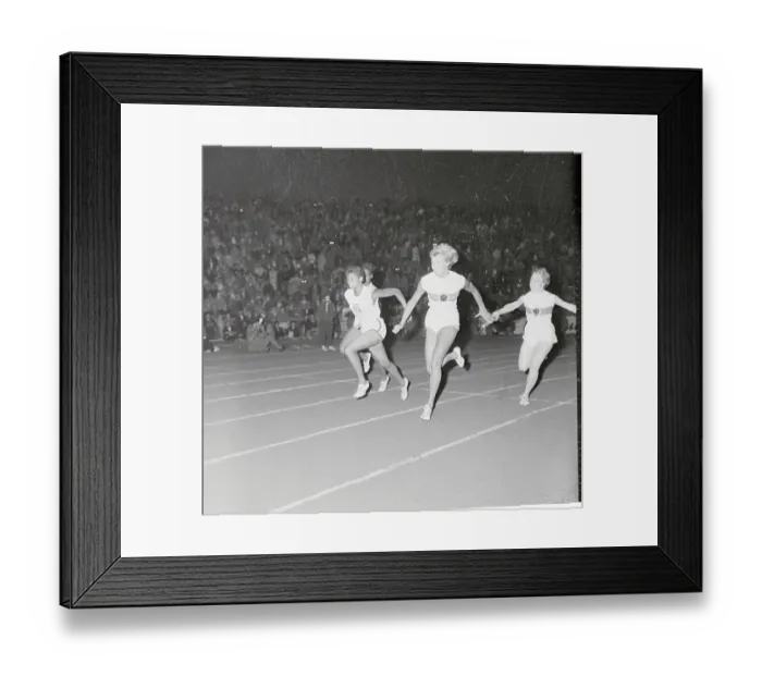 Framed Print : Wilma Rudolph Grabbing Baton Framed Print : Wilma Rudolph Grabbing Baton