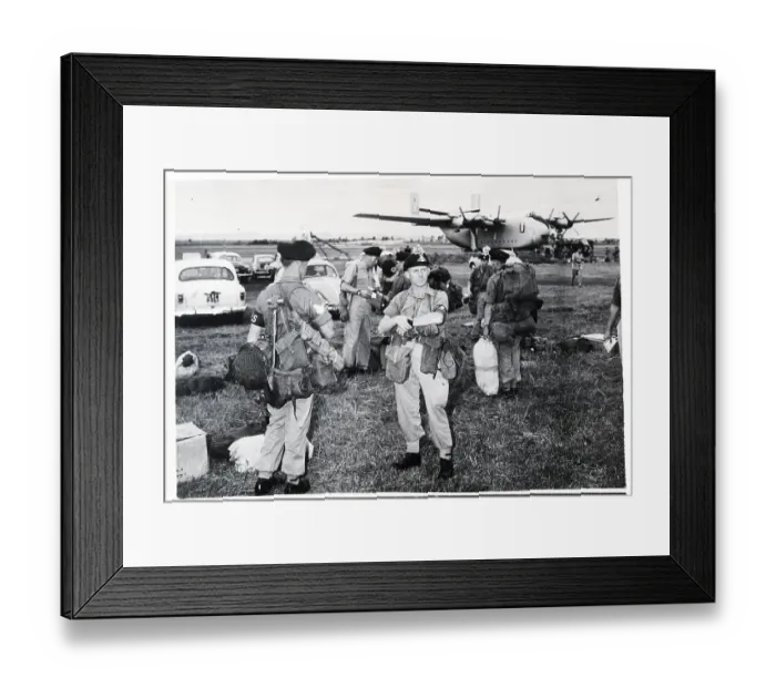 Framed Print : British Soldiers En Route to Persian Gulf Framed Print : British Soldiers En Route to Persian Gulf