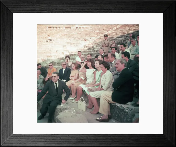 Framed Print : Jacqueline Kennedy with Sister in Greece Framed Print : Jacqueline Kennedy with Sister in Greece
