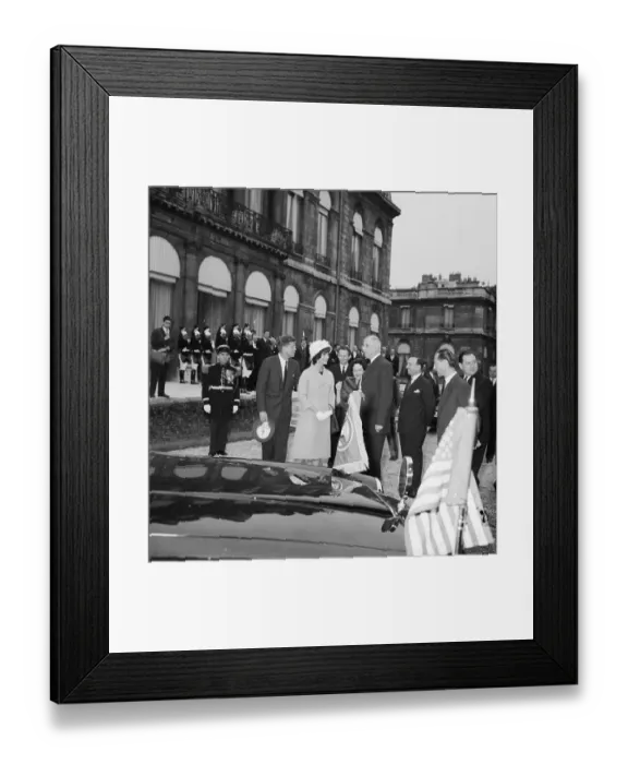 Framed Print : Kennedys With President De Gaulle at Elysee Palace Framed Print : Kennedys With President De Gaulle at Elysee Palace