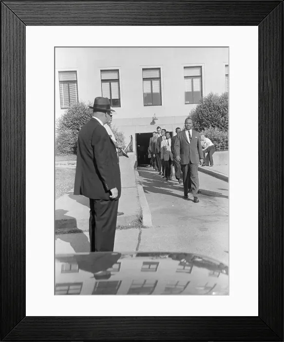 Framed Print : Sheriff Transfers Civil Rights Marchers to Penal Farm Framed Print : Sheriff Transfers Civil Rights Marchers to Penal Farm