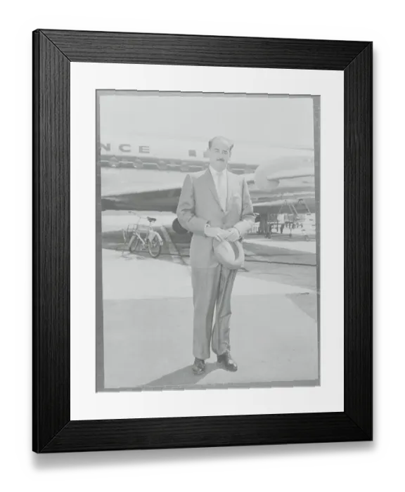 Framed Print : Raul Salinas Arriving in London Framed Print : Raul Salinas Arriving in London