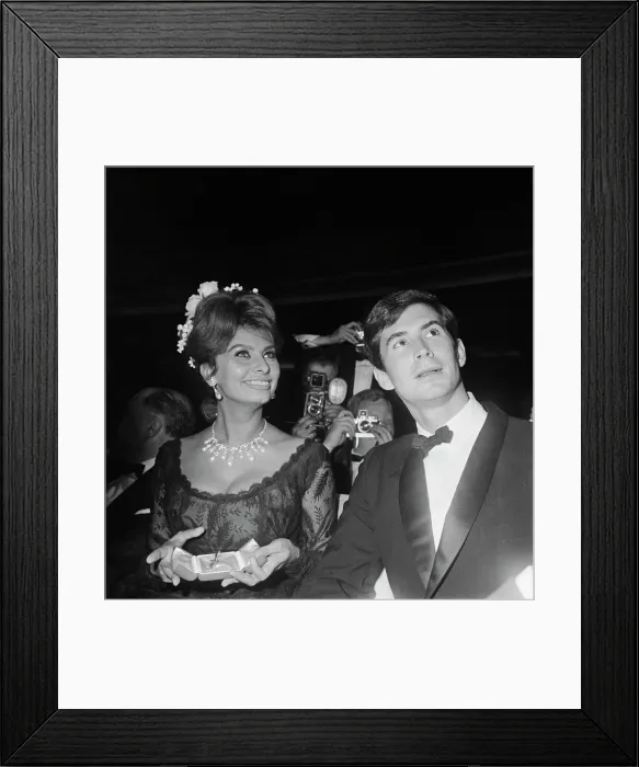 Framed Print : Sophia Loren and Anthony Perkins at Cannes