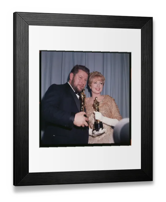 Framed Print : Shirly Jones and Peter Ustinov Framed Print : Shirly Jones and Peter Ustinov