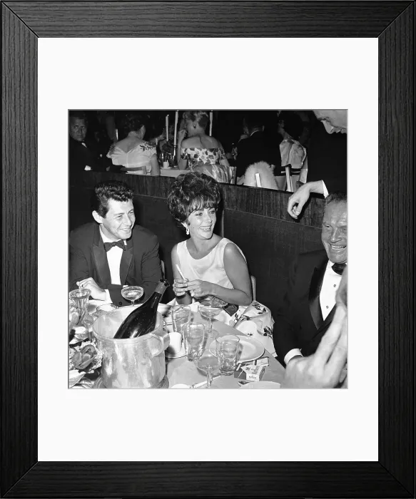 Framed Print : Liz Taylor Celebrating Her Oscar Win Framed Print : Liz Taylor Celebrating Her Oscar Win