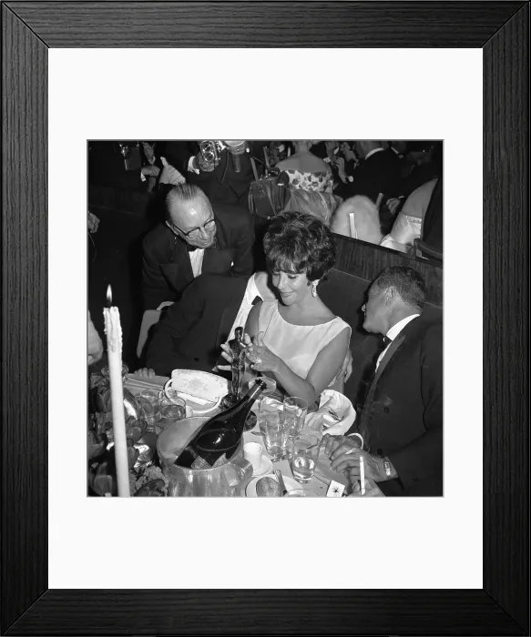 Framed Print : Liz Taylor Celebrating Her Oscar Win Framed Print : Liz Taylor Celebrating Her Oscar Win