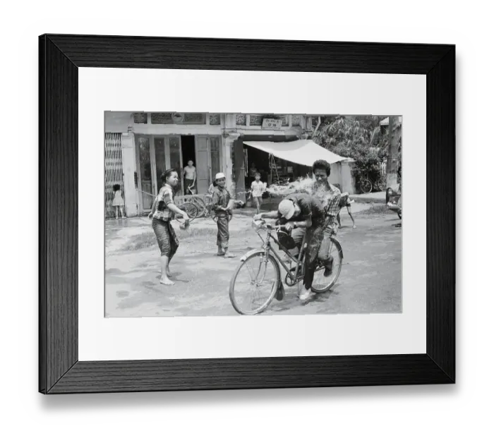 Framed Print : Laotian Water-Throwing Festival