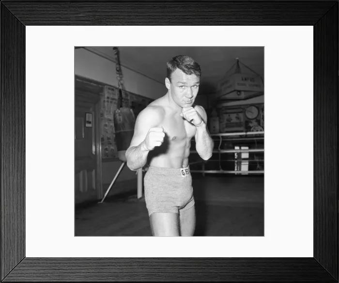 Framed Print : Dave Charnley in Boxing Stance Framed Print : Dave Charnley in Boxing Stance