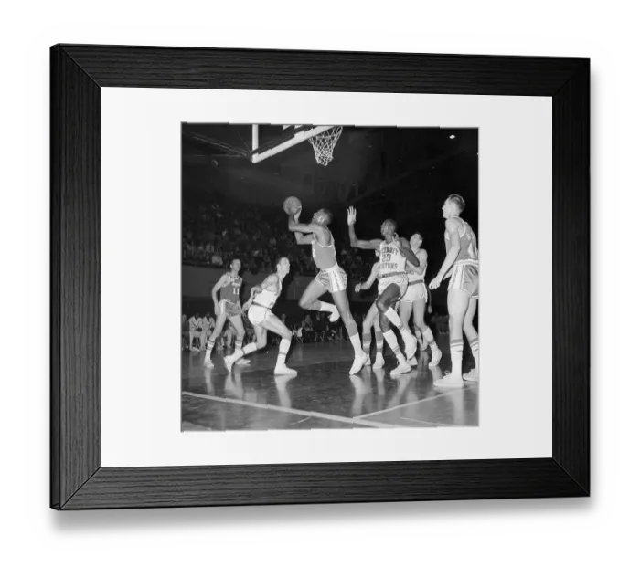 Framed Print : La Lakers, Dteroit Pistons Game