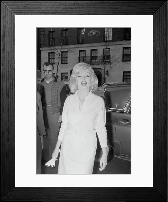 Framed Print : Actress Marilyn Monroe Framed Print : Actress Marilyn Monroe