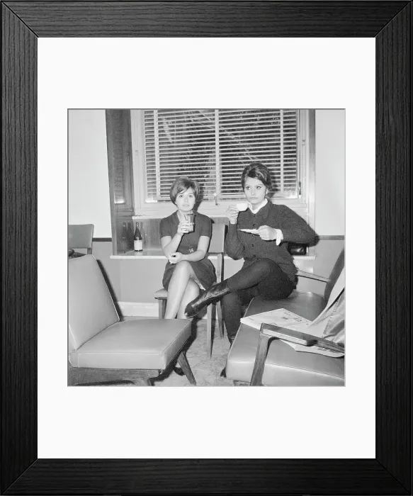 Framed Print : Sophia Loren and Sister Sharing Coffee Break Framed Print : Sophia Loren and Sister Sharing Coffee Break