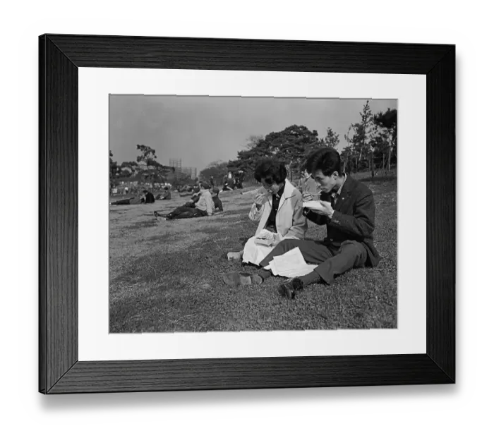 Framed Print : Japanese Couple Enjoying Lunchtime Picnic Framed Print : Japanese Couple Enjoying Lunchtime Picnic