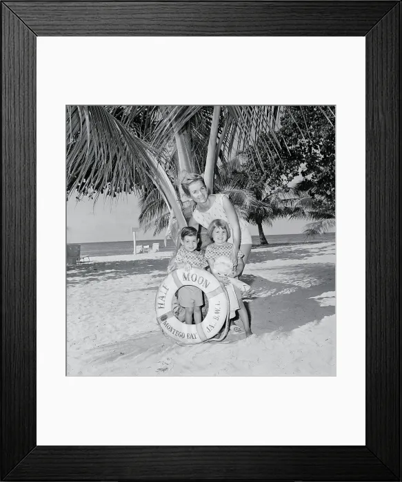 Framed Print : Debbie Reynolds Vacationing with Her Kids Framed Print : Debbie Reynolds Vacationing with Her Kids