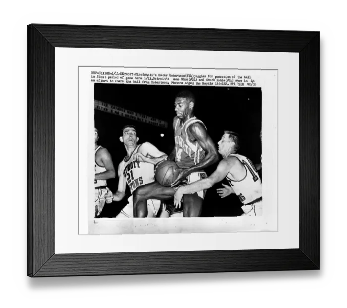 Framed Print : Oscar Robertson in Basketball Action Framed Print : Oscar Robertson in Basketball Action