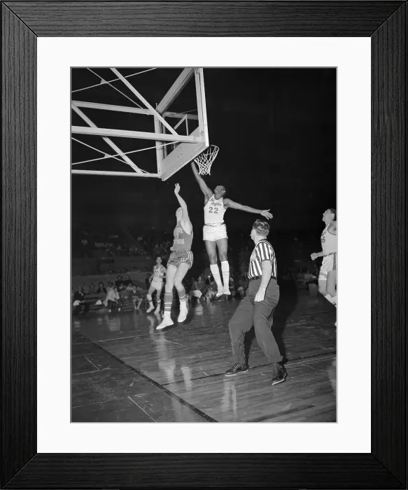 Framed Print : Elgin Baylor Jumping for a Layup