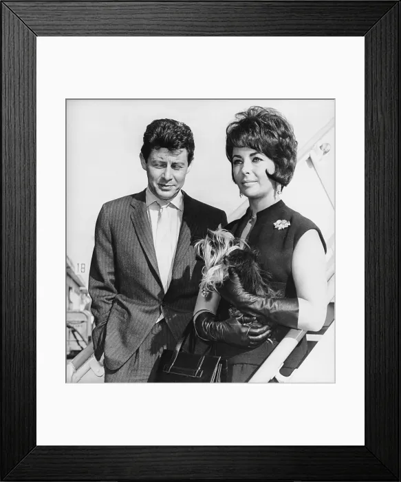 Framed Print : Eddie Fisher and Elizabeth Taylor with Dog Framed Print : Eddie Fisher and Elizabeth Taylor with Dog