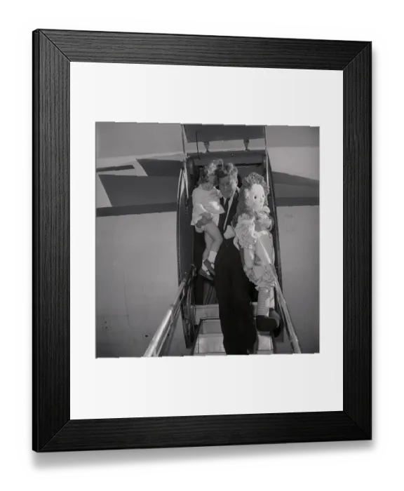 Framed Print : John F Kennedy Carrying His Daughter Caroline and Giant Doll Framed Print : John F Kennedy Carrying His Daughter Caroline and Giant Doll