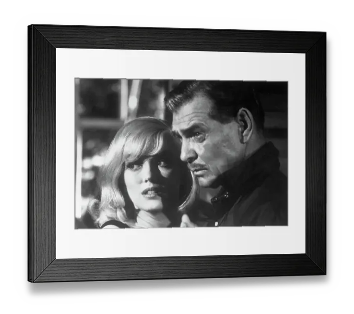 Framed Print : Marilyn Monroe and Clark Gable in The Misfits Framed Print : Marilyn Monroe and Clark Gable in The Misfits