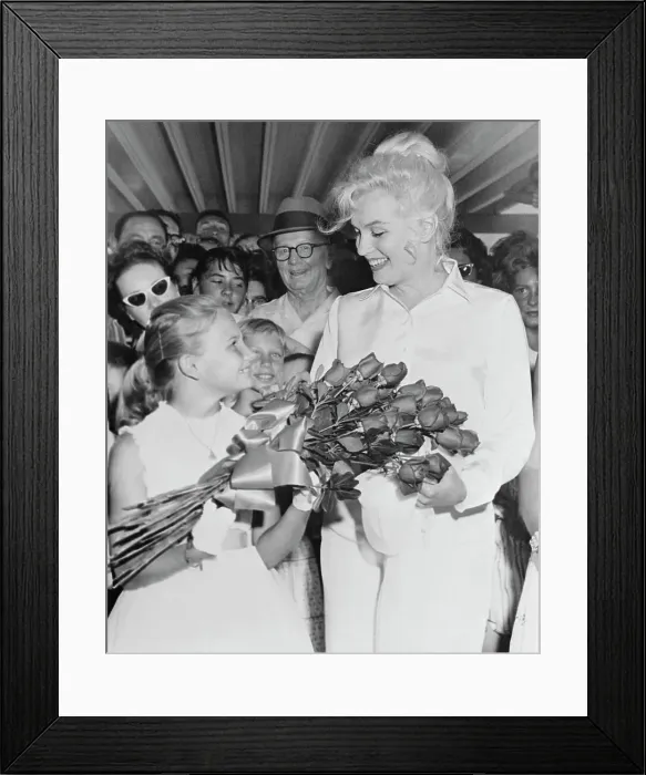 Framed Print : Marilyn Monroe Meeting Gail Sawyer Framed Print : Marilyn Monroe Meeting Gail Sawyer