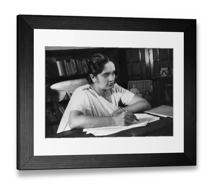 Framed Print : Sirimavo Bandaranaike, Prime Minister of Ceylon Framed Print : Sirimavo Bandaranaike, Prime Minister of Ceylon