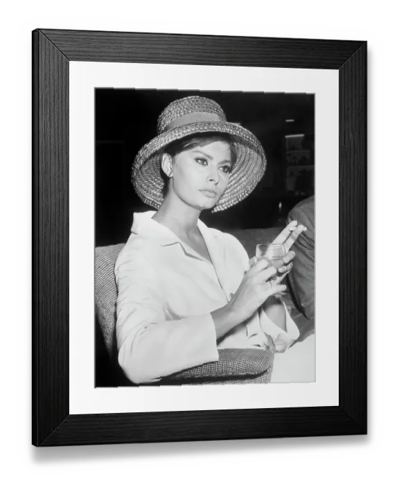 Framed Print : Portrait of Sophia Loren Framed Print : Portrait of Sophia Loren
