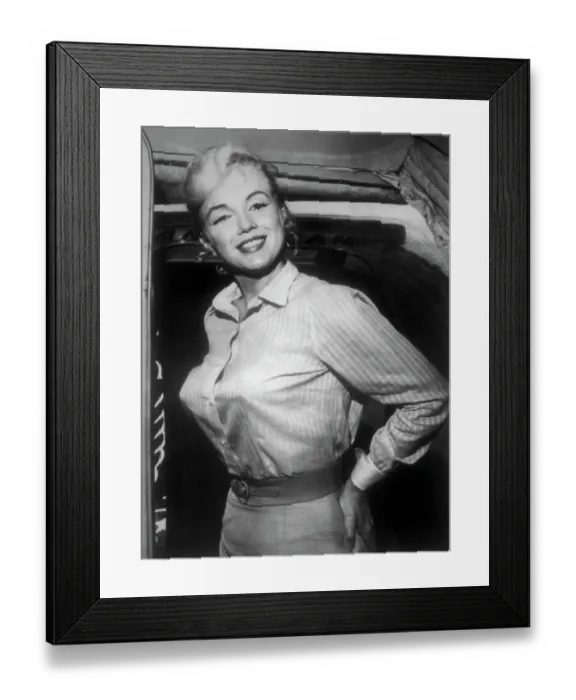 Framed Print : Actress Marilyn Monroe Framed Print : Actress Marilyn Monroe
