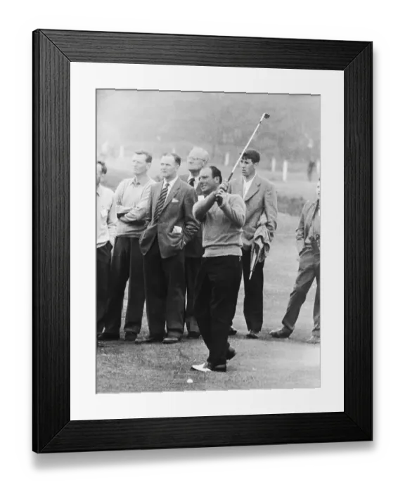 Framed Print : Argentine Golfer Roberto De Vicenzo Framed Print : Argentine Golfer Roberto De Vicenzo
